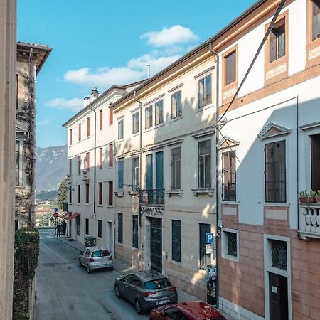 Ferienwohnung Living Down Town Bassano del Grappa Exterior foto