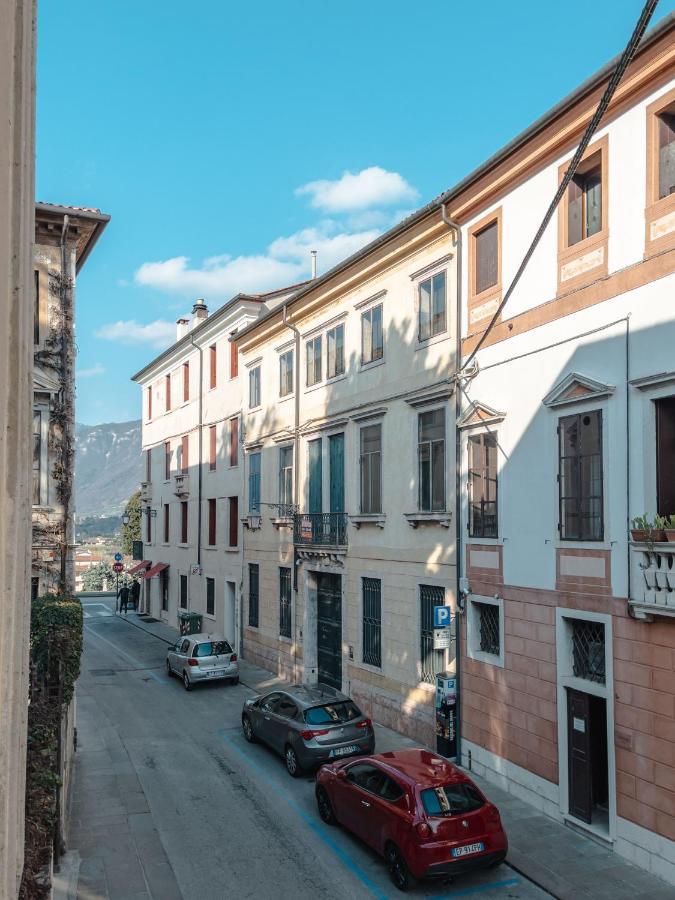 Ferienwohnung Living Down Town Bassano del Grappa Exterior foto