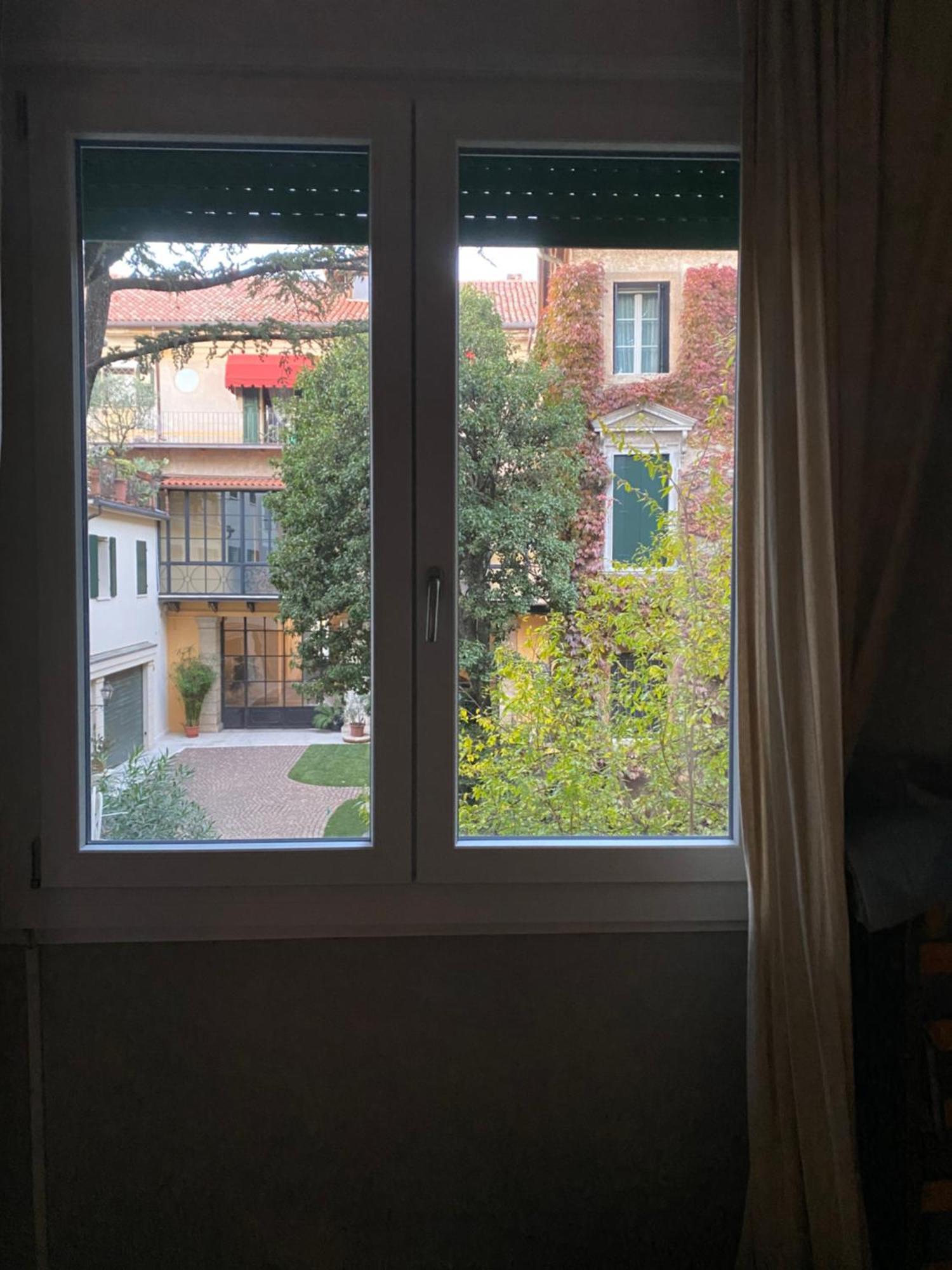 Ferienwohnung Living Down Town Bassano del Grappa Exterior foto